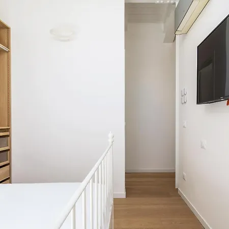 White Loft Navigli Апартаменты *